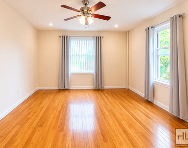 43 Avenue - Photo Thumbnail 4