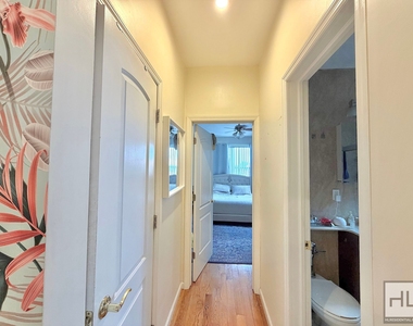 43 Avenue - Photo Thumbnail 10