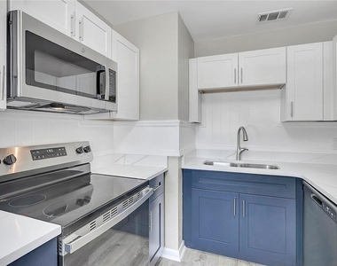 7015 Filbert Lane - Photo Thumbnail 12