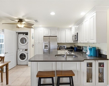 5191 Salmon Drive Se - Photo Thumbnail 9