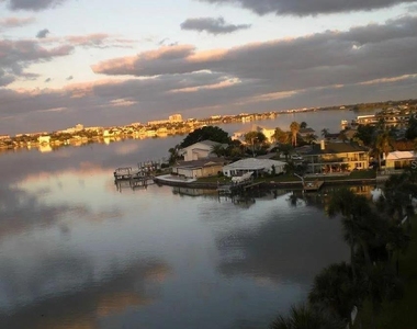 4575 Cove Circle - Photo Thumbnail 14