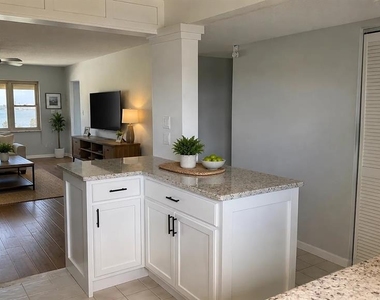 4575 Cove Circle - Photo Thumbnail 3