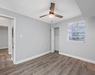 4908 N 15th Street - Photo Thumbnail 16