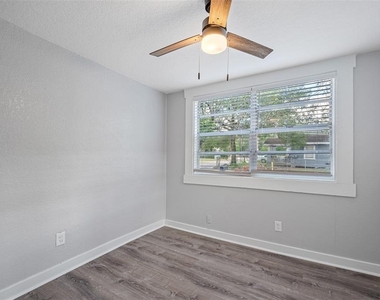 4908 N 15th Street - Photo Thumbnail 12