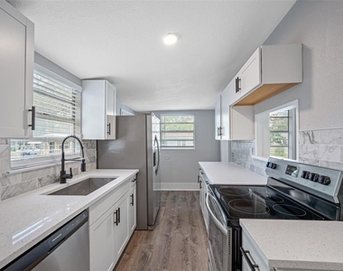 4908 N 15th Street - Photo Thumbnail 7