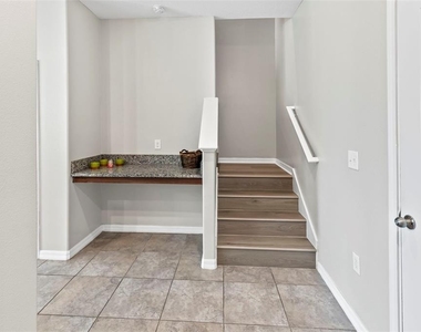 15504 Florence Hollow Place - Photo Thumbnail 4
