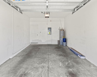 15504 Florence Hollow Place - Photo Thumbnail 35