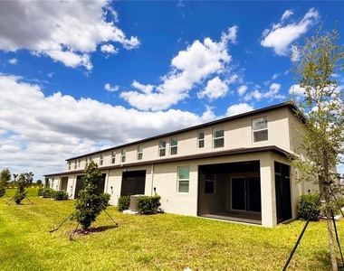 12805 Crystal Jade Way - Photo Thumbnail 4
