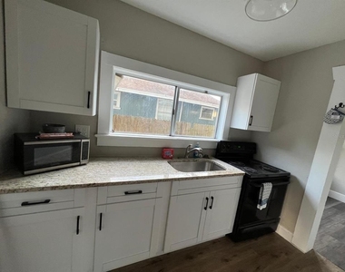 8210 N 13th Street - Photo Thumbnail 7