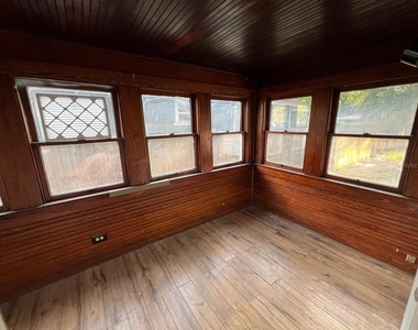 8210 N 13th Street - Photo Thumbnail 8