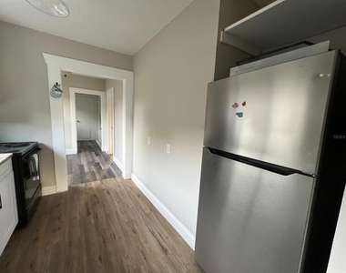8210 N 13th Street - Photo Thumbnail 5