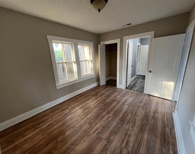 8210 N 13th Street - Photo Thumbnail 10