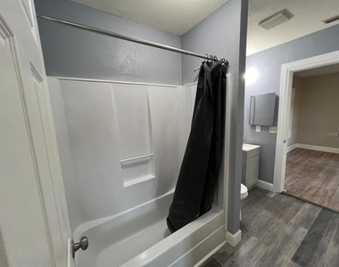 8210 N 13th Street - Photo Thumbnail 16