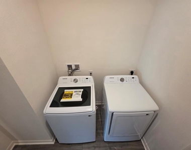 308 Bass Court - Photo Thumbnail 10