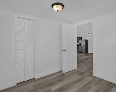 1460 Marvin C Zanders Avenue - Photo Thumbnail 8