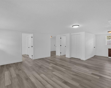 1460 Marvin C Zanders Avenue - Photo Thumbnail 4