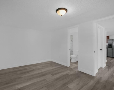 1460 Marvin C Zanders Avenue - Photo Thumbnail 16