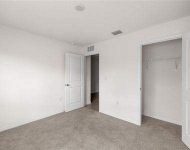 8904 Sw 50th Terrace - Photo Thumbnail 5