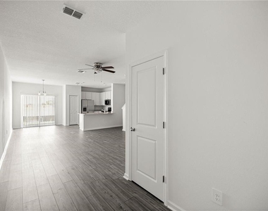 4929 Sw 81st Street - Photo Thumbnail 3