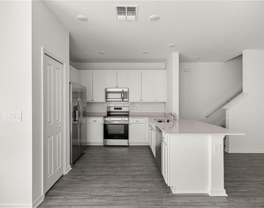 4929 Sw 81st Street - Photo Thumbnail 5
