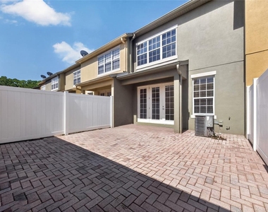 7735 Fairgrove Avenue - Photo Thumbnail 22