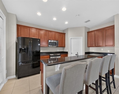 7735 Fairgrove Avenue - Photo Thumbnail 5
