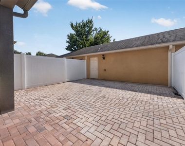 7735 Fairgrove Avenue - Photo Thumbnail 23