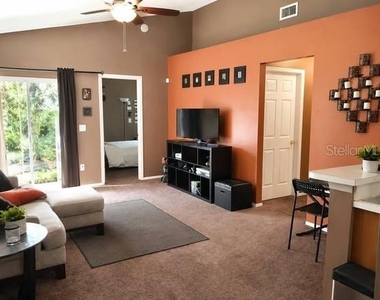 1025 Bartlett Court - Photo Thumbnail 2