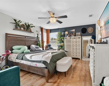 16137 Wind View Lane - Photo Thumbnail 9