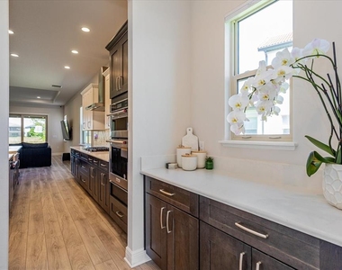 8222 Topsail Place - Photo Thumbnail 12