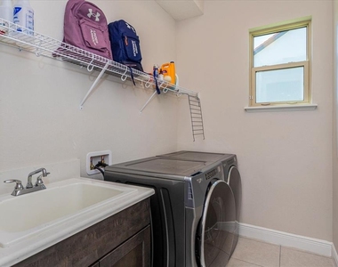 8222 Topsail Place - Photo Thumbnail 37