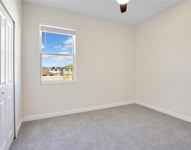 223 Bergamot Loop - Photo Thumbnail 18