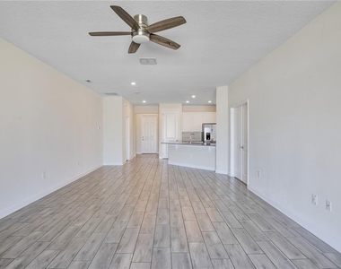 223 Bergamot Loop - Photo Thumbnail 8