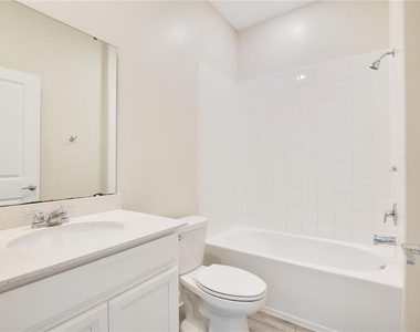 223 Bergamot Loop - Photo Thumbnail 16