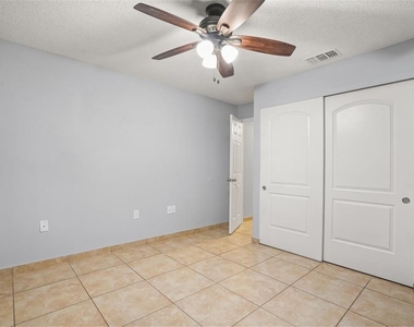 2720 S Sunrise Court - Photo Thumbnail 25