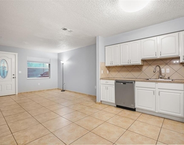 2720 S Sunrise Court - Photo Thumbnail 23