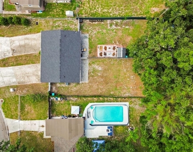 2720 S Sunrise Court - Photo Thumbnail 7