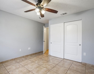 2720 S Sunrise Court - Photo Thumbnail 37