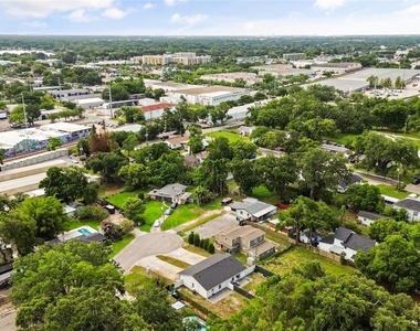 2720 S Sunrise Court - Photo Thumbnail 8