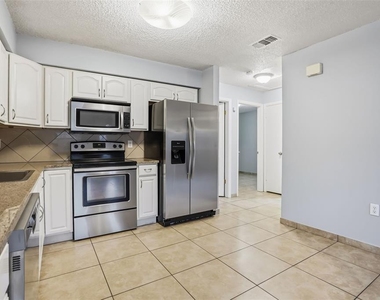 2720 S Sunrise Court - Photo Thumbnail 19