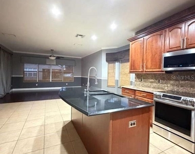 1105 Toluke Point - Photo Thumbnail 6