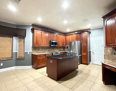 1105 Toluke Point - Photo Thumbnail 9