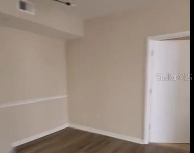 5560 Metrowest Boulevard - Photo Thumbnail 12