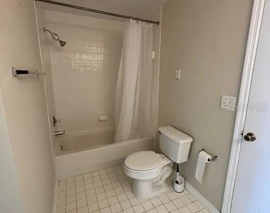 5560 Metrowest Boulevard - Photo Thumbnail 5