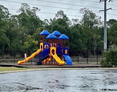 5560 Metrowest Boulevard - Photo Thumbnail 29