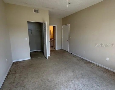 5560 Metrowest Boulevard - Photo Thumbnail 10