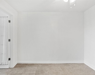 420 Tyler Avenue - Photo Thumbnail 17