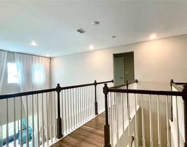 2853 High Pointe Street - Photo Thumbnail 22