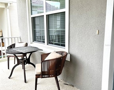 2853 High Pointe Street - Photo Thumbnail 2