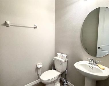 2853 High Pointe Street - Photo Thumbnail 34